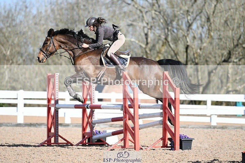 250330-103357-06166 - Cls 32 British Novice and 90cm
