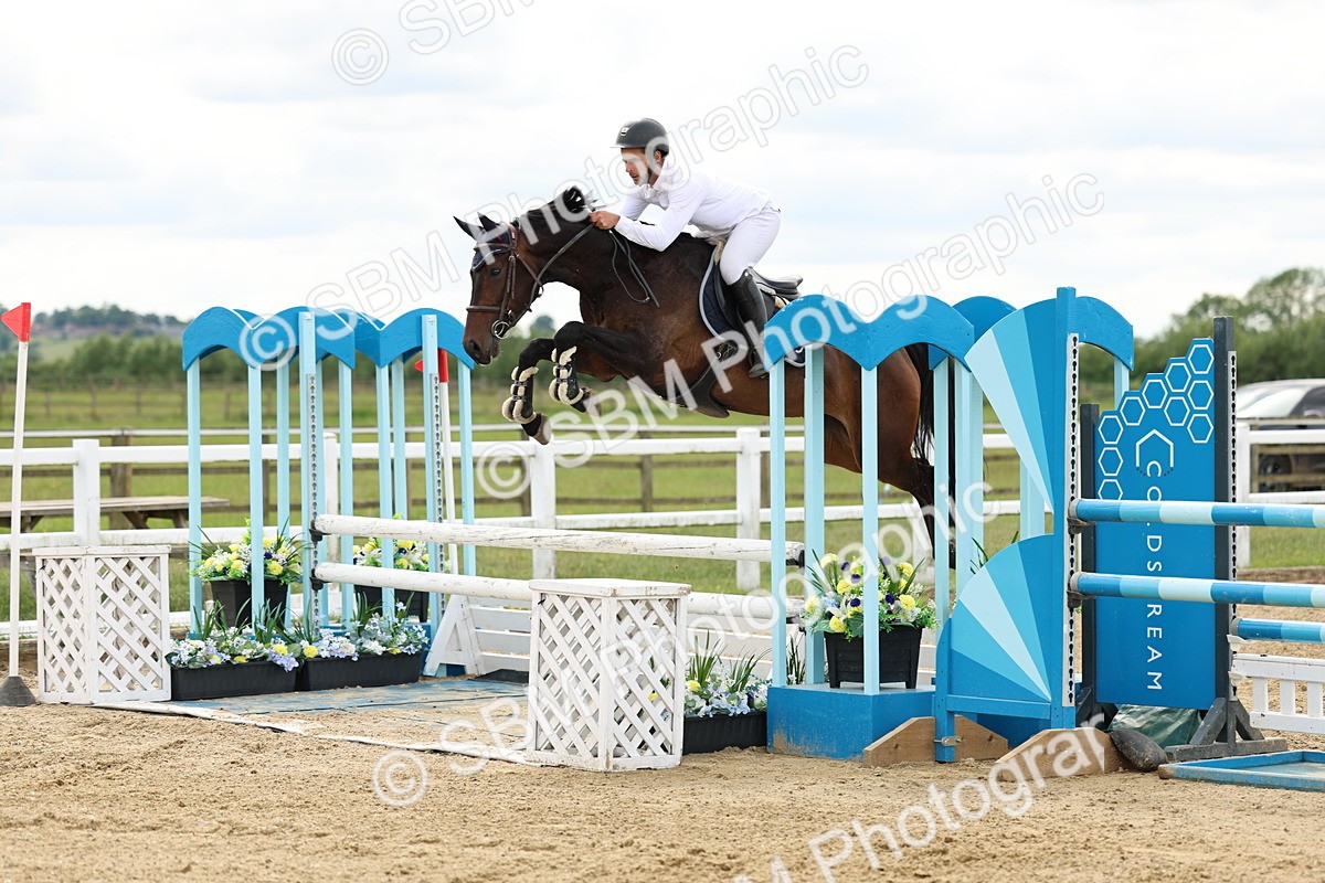 SBM_006159 - Class 19 - Senior Newcomers - 1.10m