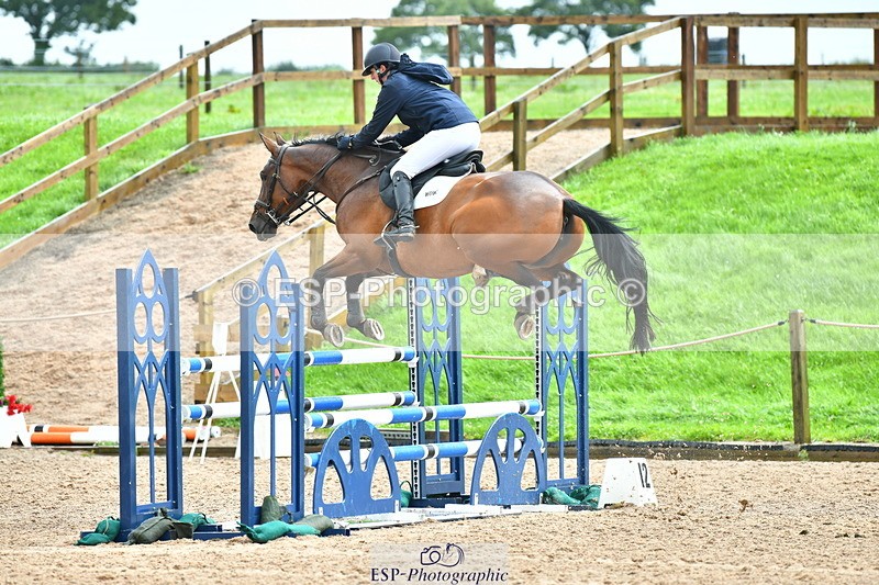 230805A-105920-00253 - Cls 2 Snr Newcomers & 1.10m Open