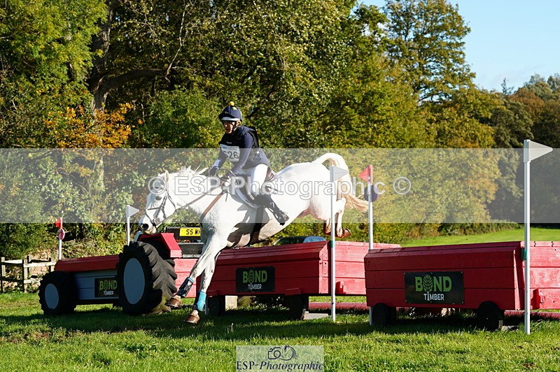 251025A-151230-21543 - G-526-Helen.Hickson