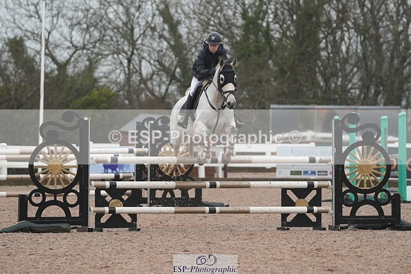 251207-121118-01990 - Cls 20 Snr Newcomers and 1.10m