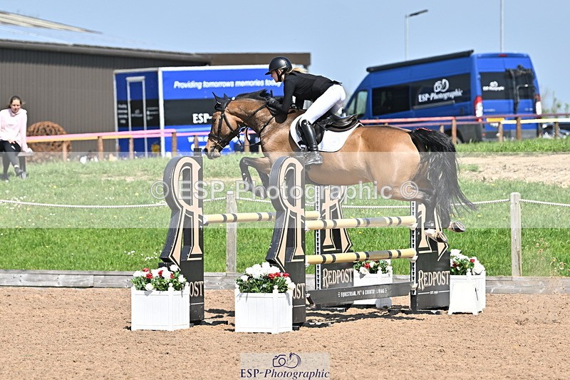 240509A-113731-01235 - Cls 9 Snr 1.20m Open