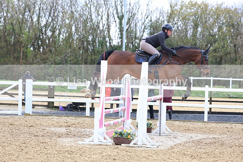 3E7A1999 - Class 7: Senior Newcomers/1.10m open