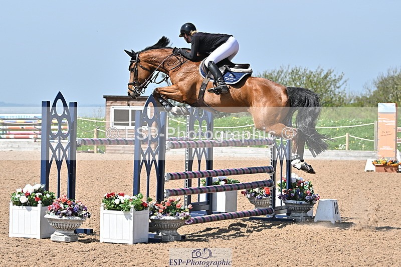 240509A-112448-01153 - Cls 9 Snr 1.20m Open