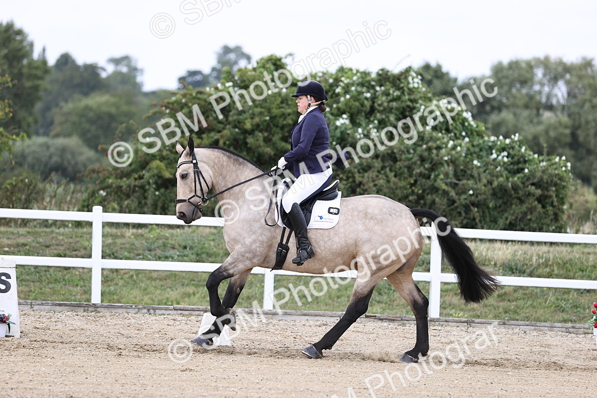 SBM_017911 - Class 14 - Novice 23 - 15.16-16.19