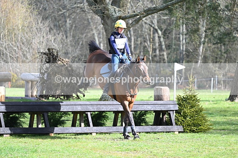 WJ7_0097 - Time 10:13 to 10:38 Times at the Fence