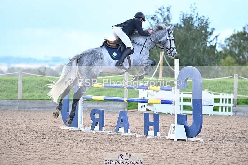 231014A-111133-04326 - Cls 18 Newcomers & 1.10m Open