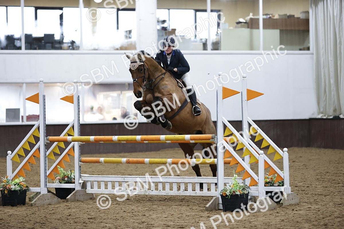 SBM_001129 - Class 4 - Senior Newcomers/ 1.10m Open