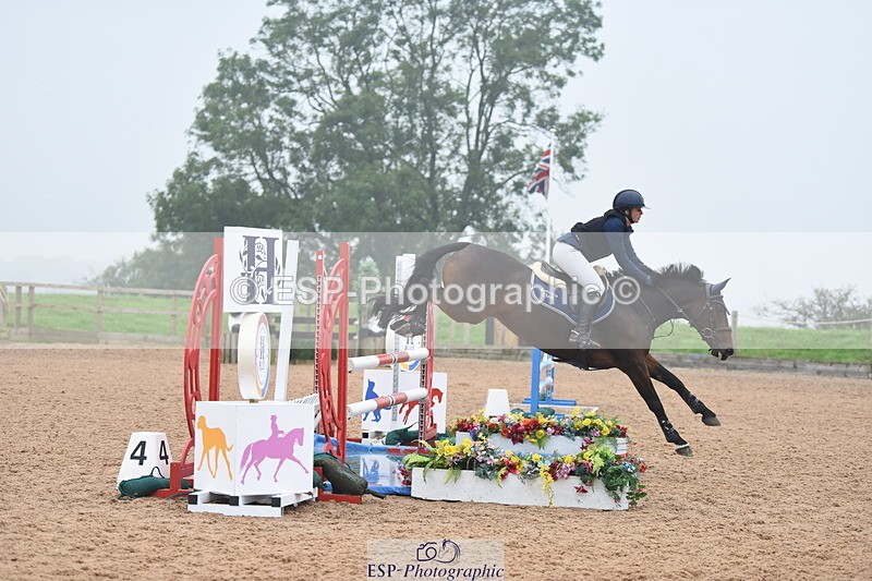 230916A-170526-05752 - Cls 19 Snr 1.10m Derby