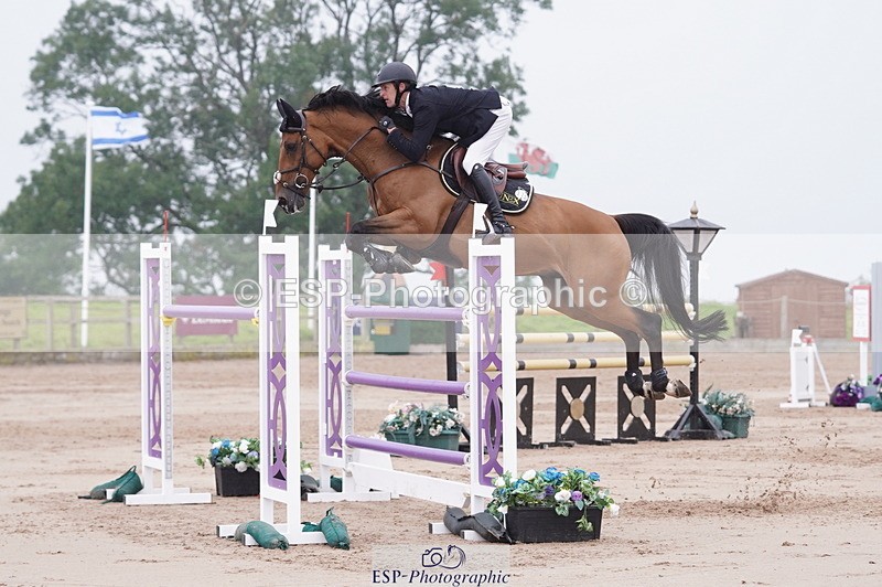 240720A-095100-13939 - Cls 3, 3 Star Small Tour 1.40m