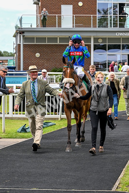 050626-Race 4-Annie Edson Taylor-3308 - Race 4 15.30pm Moody Construction Handicap