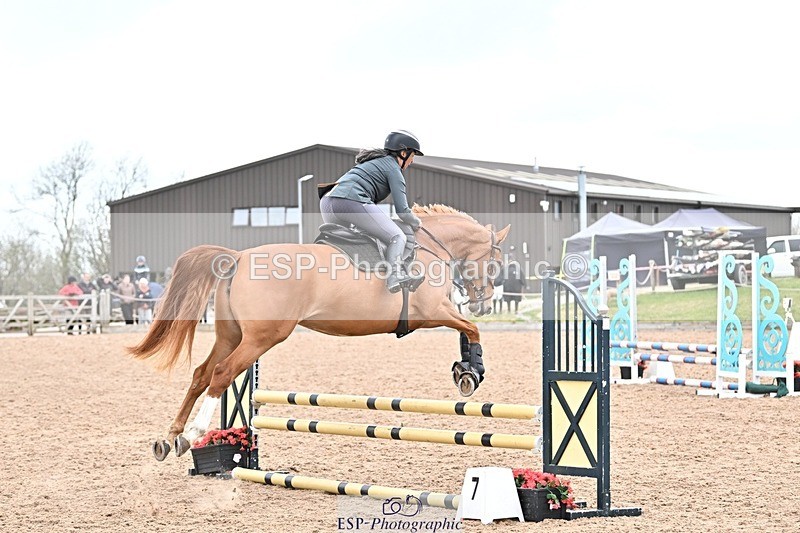 250414-101317-00027 - 70cm Round 1