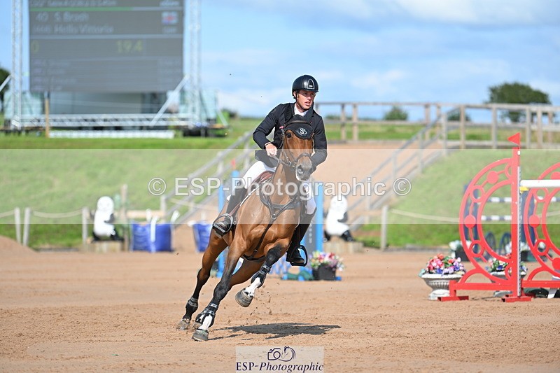 230721A-164355-07806 - Cls 10, 2 Star Big 1.45m Break to End