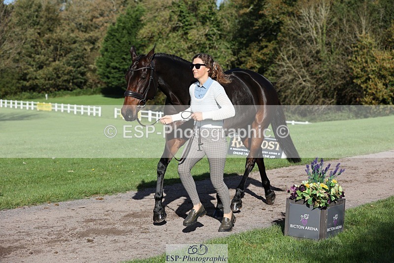 241027-095659-15599 - 553-Hanna.Bertorelli-BWTH.CLASSIC.CUT