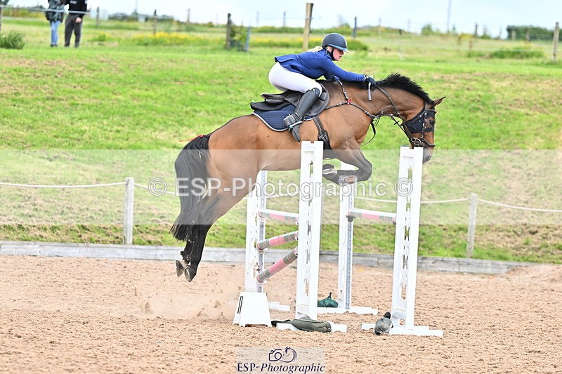 240608A-132907-02564 - Cls 4 Snr Newcomers and 1.10m Open