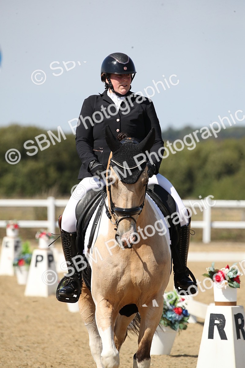 SBM_005070 - Class 11 - Novice 5 - 11.41-12.58