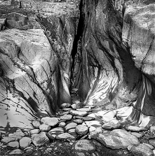 Eroded Rocks 31D - Eroded Rocks  自然に老化を重ねた岩石