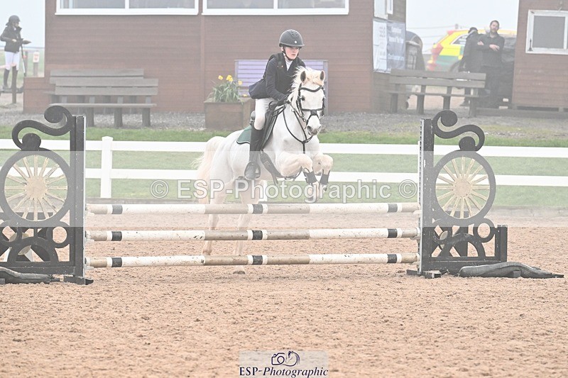 260308-142222-03195 - Cls 15 British Novice and 80cm