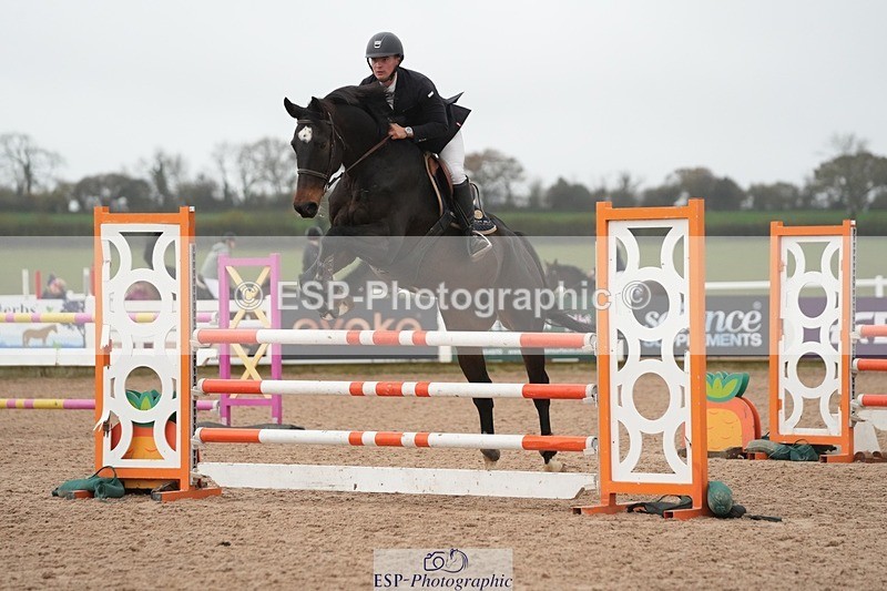 251109-114311-03611 - Cls 20 Newcomers and 1.10m Open