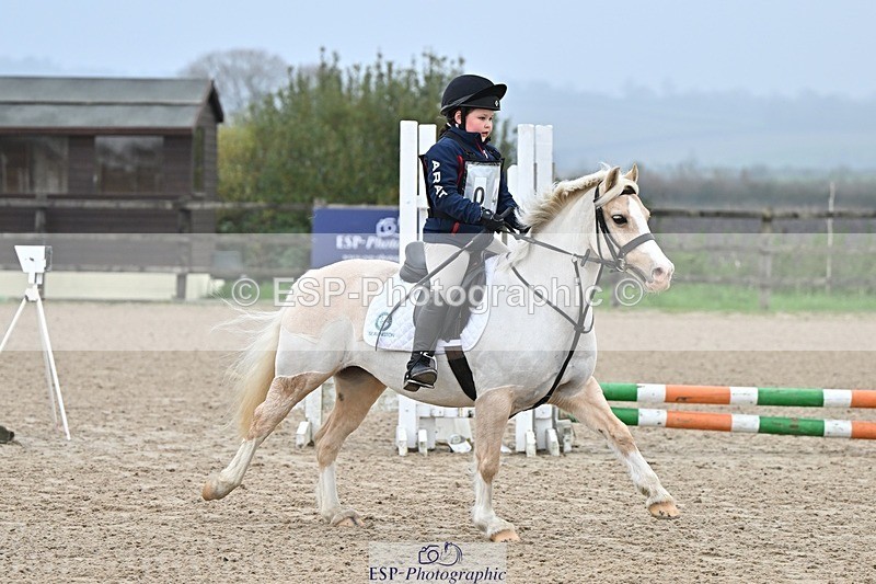 241110-101331-00219 - 40cm Showjumping