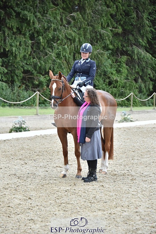 230813-181948-08816 - Medium Silver Presentations