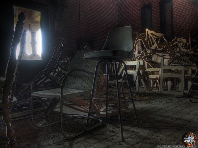 Abandoned carriage house - Matthew Christopher's Abandoned America