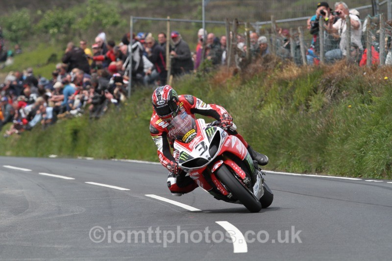 Ian Hutchinson Yamaha / Milwaukee Yamaha - Pokerstars Senior TT