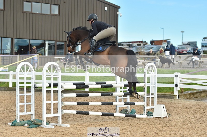 231111A-121926-01801 - Cls 12 Newcomers & 1.10m Open