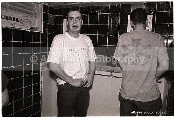 25 - Friends-&-Family @ the-roadhouse 04.09.02