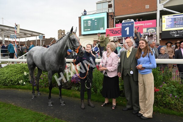 yr09102021r6-41 - Race 6 4.25pm Coral Best Odds Guaranteed Handicap