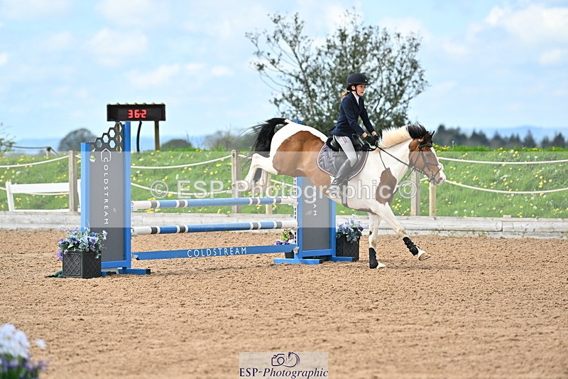 240504A-113700-01256 - Cls 3 Pony Discovery & 90cm Open