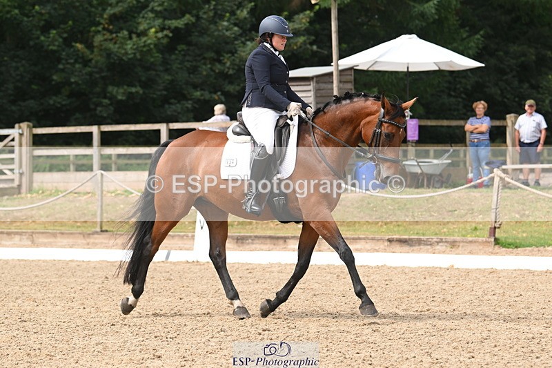 250719A-104913-04036 - 134-Carly.Moore-Taylors.Park.De'.Debutant