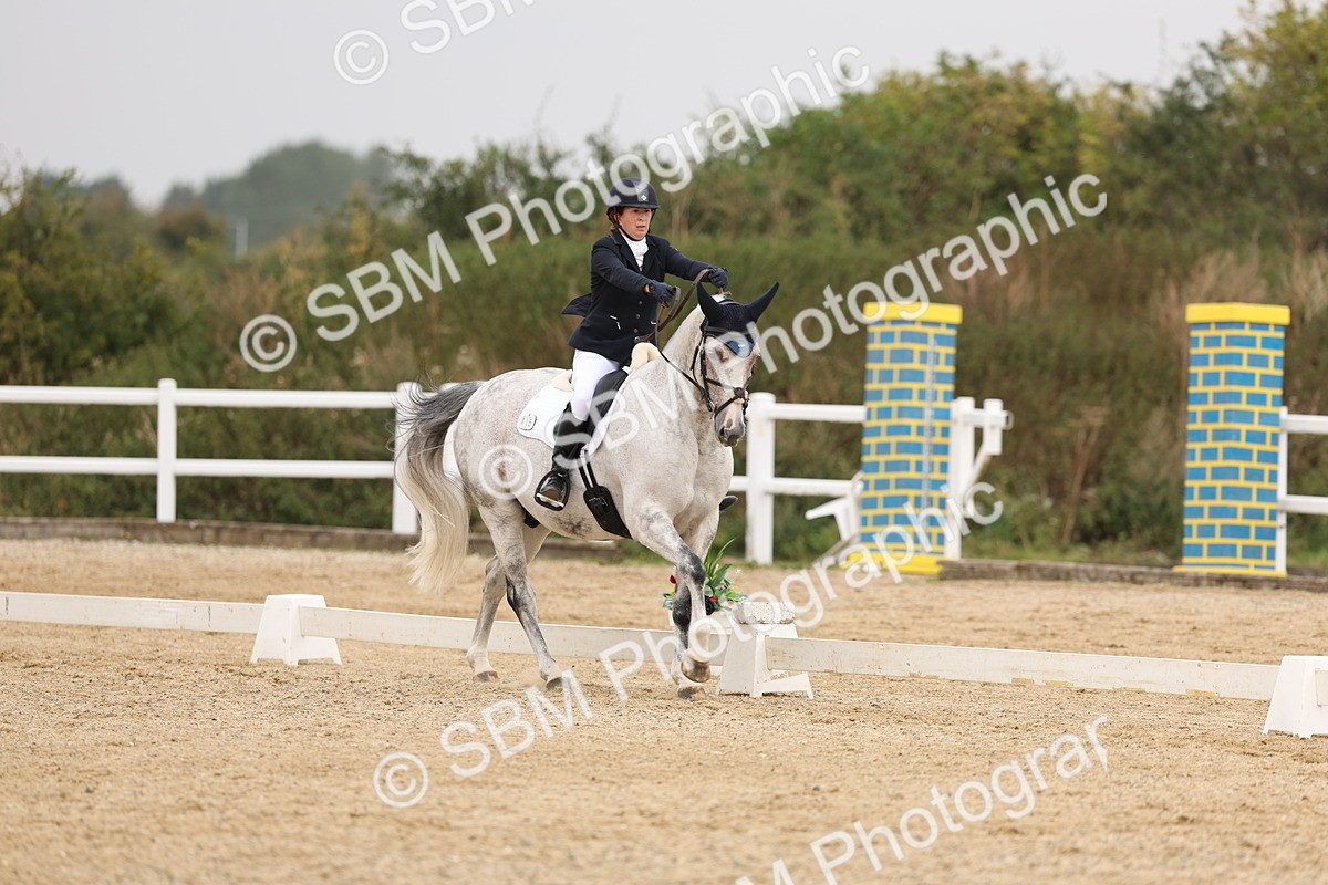 SBM_01612 - Class 9 - Novice 27 Champs