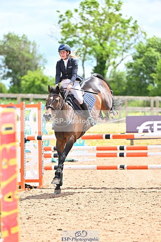 240608A-124547-02378 - Cls 4 Snr Newcomers and 1.10m Open