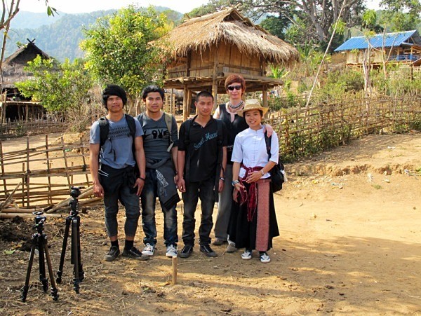 Burma 37 cc - The Burmese Adventure - monks, fishermen and more monks