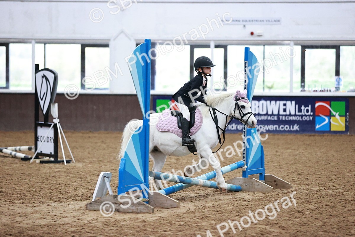SBM_000122 - Class 1 - Cross Pole Jumping 30cm 40cm