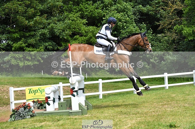 230528-141842-17843 - 474-LONDON_52-Laura_Collett-XC