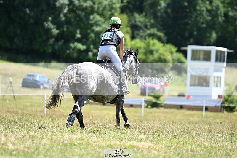 240629X-142827-4207 - 210-Tarka_Abraham-QUEEN_RUBIE