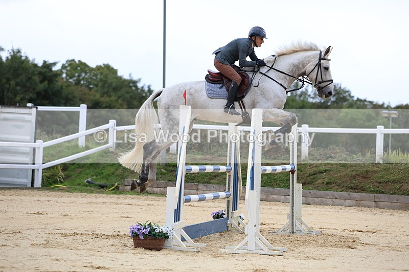 3E7A3059 - Class 8: Senior Newcomers/1.10m open