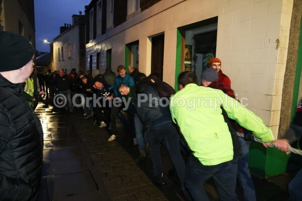 DAD_2087 - Stromness Yule Log Pull