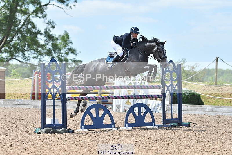 240609A-122017-05122 - Cls 18 Snr Newcomers and 1.10m Open