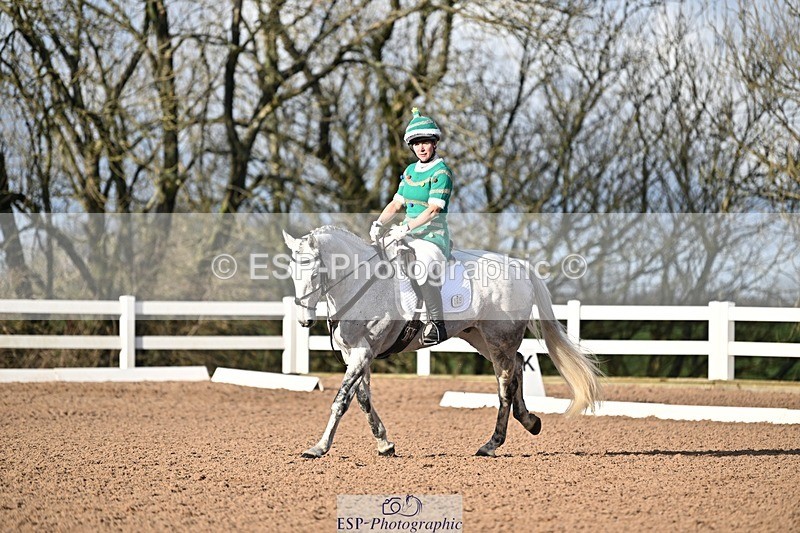 241214-111656-01357 - 105-Janine.Paterson-Machas.Grey