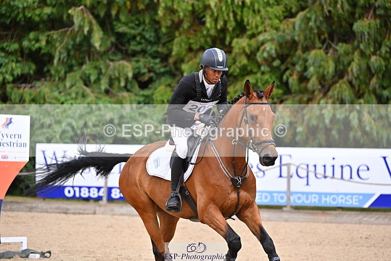 250802A-151127-06193 - E-202-Rupert.Hyde-RL.SHANTI