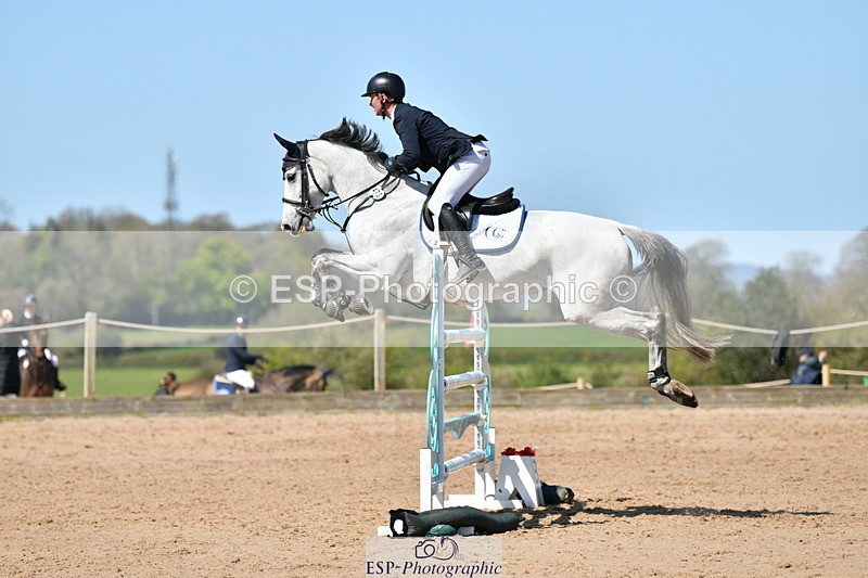 240420A-120950-10883 - Cls 3, 2 Star Small Tour 1.30m