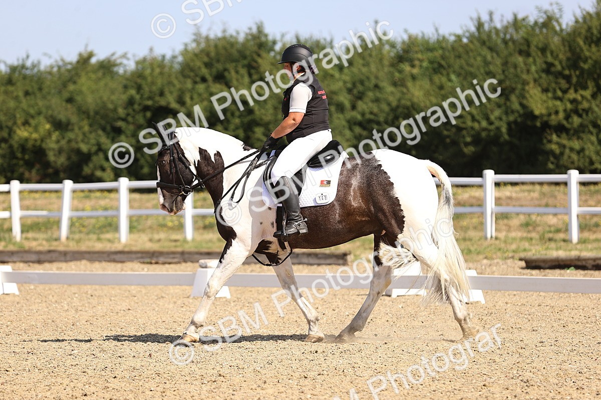 SBM_009237 - Novice 5 - 9.50-10.53