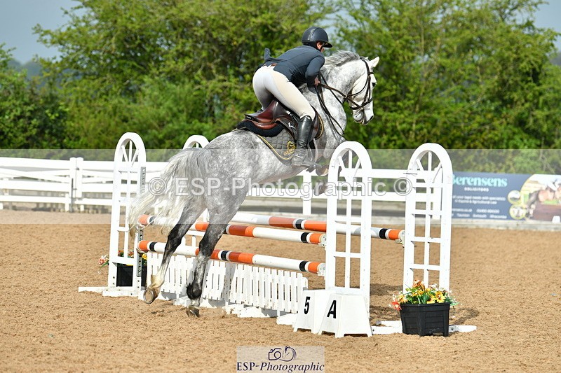 230504A-091304-00049 - Cls 1 British Novice & Open