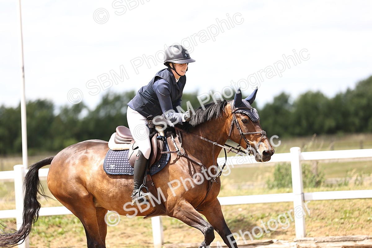 SBM_003646 - Class 22 - Senior Foxhunter 1.20m