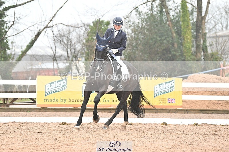 250215-121019-03343 - 228-Louise.Hutchinson-Shovern.Noire