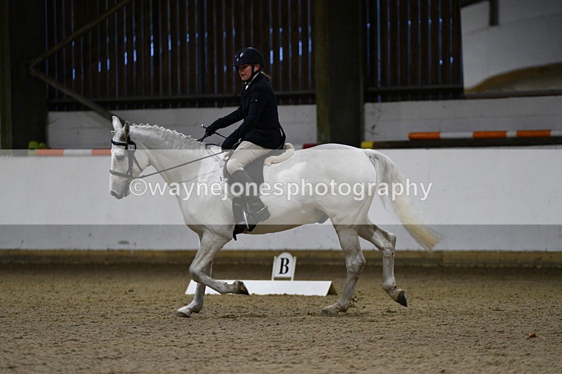 WJ5_8668 - Class 5 Novice Test 3