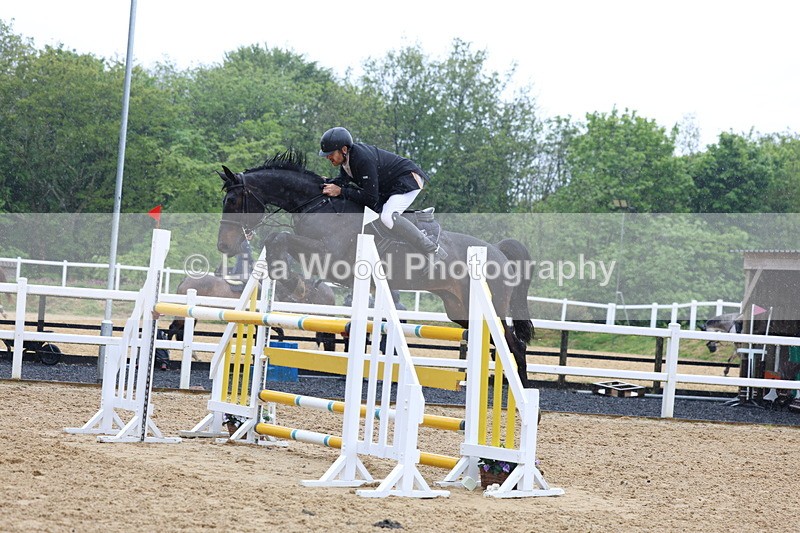 3E7A7520 - Class 8: Senior Foxhunter/1.20 open